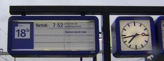 Extra trein voor gezelschapsvervoer.